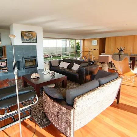 Βίλα Sleeps 8 Pool Air Con Wifi