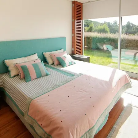 Villa Sleeps 8 Pool Air Con Wifi Calheiros