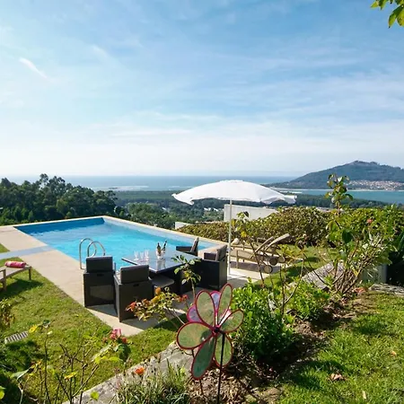 Sleeps 8 Pool Air Con Wifi
